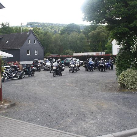 Gasthaus Zur Quelle Bad Marienberg Exterior foto