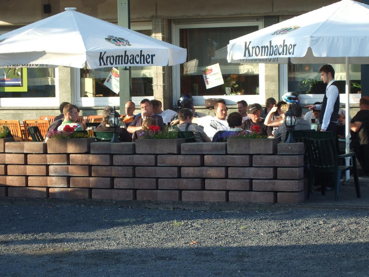 Gasthaus Zur Quelle Bad Marienberg Exterior foto